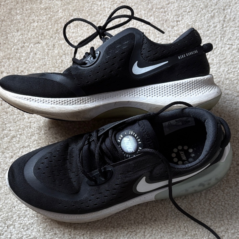 Nike women’s  joyride run Black and White Athletic Shoes